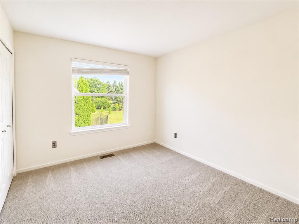 3235 Lynhurst Court Property Photo 14