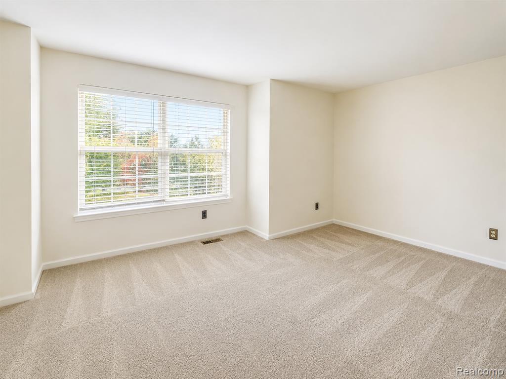 3235 Lynhurst Court Property Photo 15