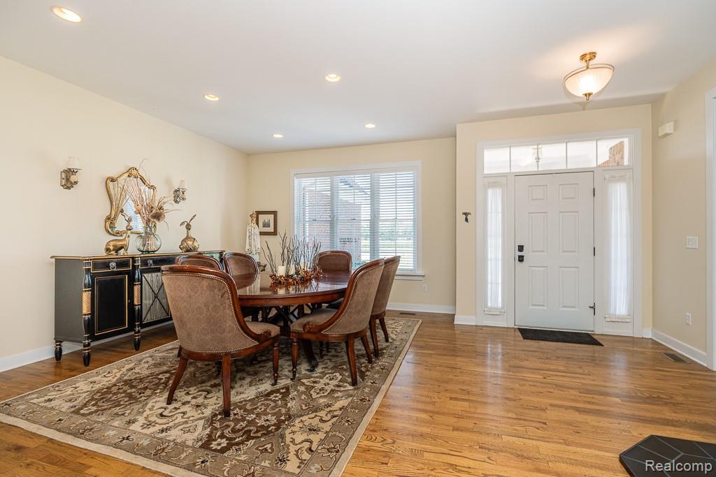 51770 North Avenue Property Photo 3