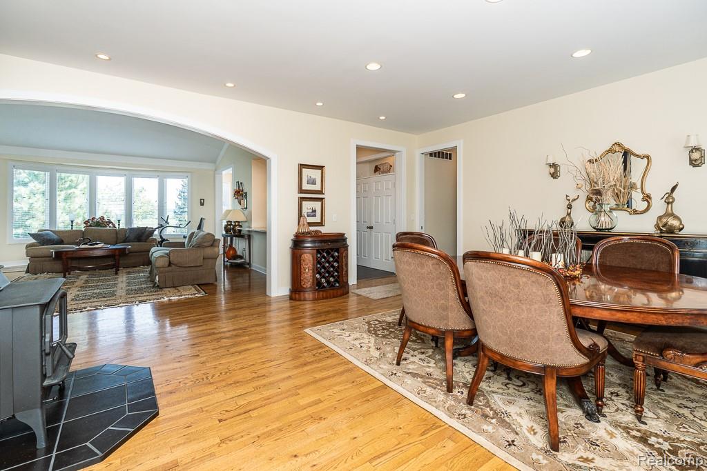 51770 North Avenue Property Photo 4