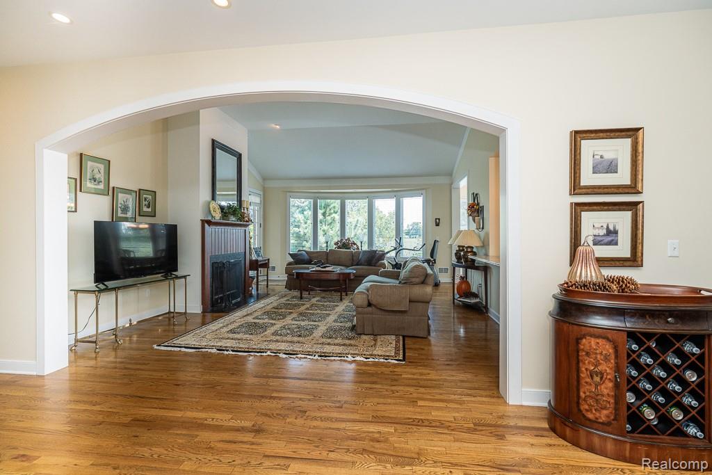 51770 North Avenue Property Photo 5
