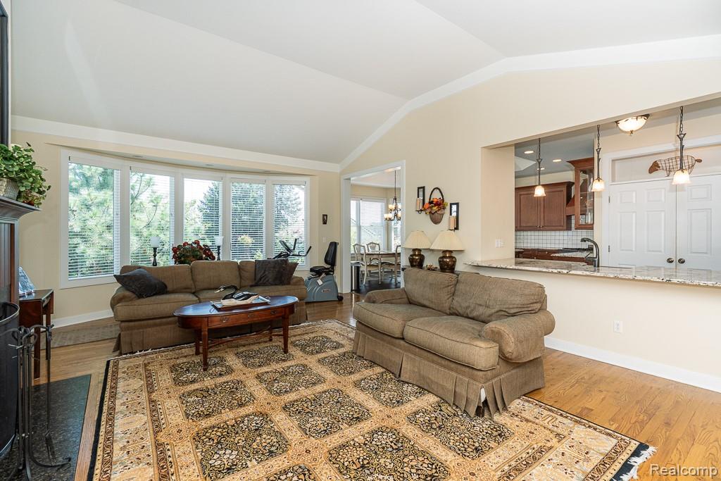 51770 North Avenue Property Photo 7