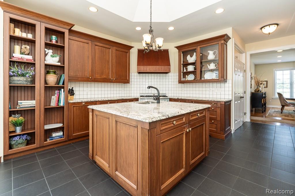 51770 North Avenue Property Photo 11