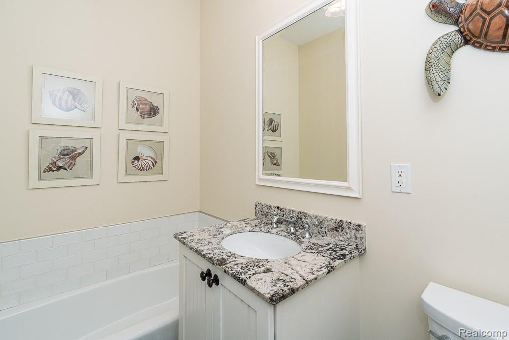 51770 North Avenue Property Photo 23
