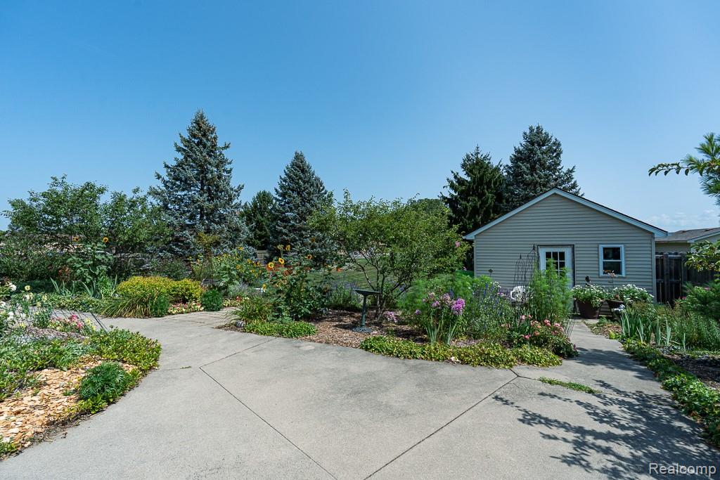 51770 North Avenue Property Photo 31