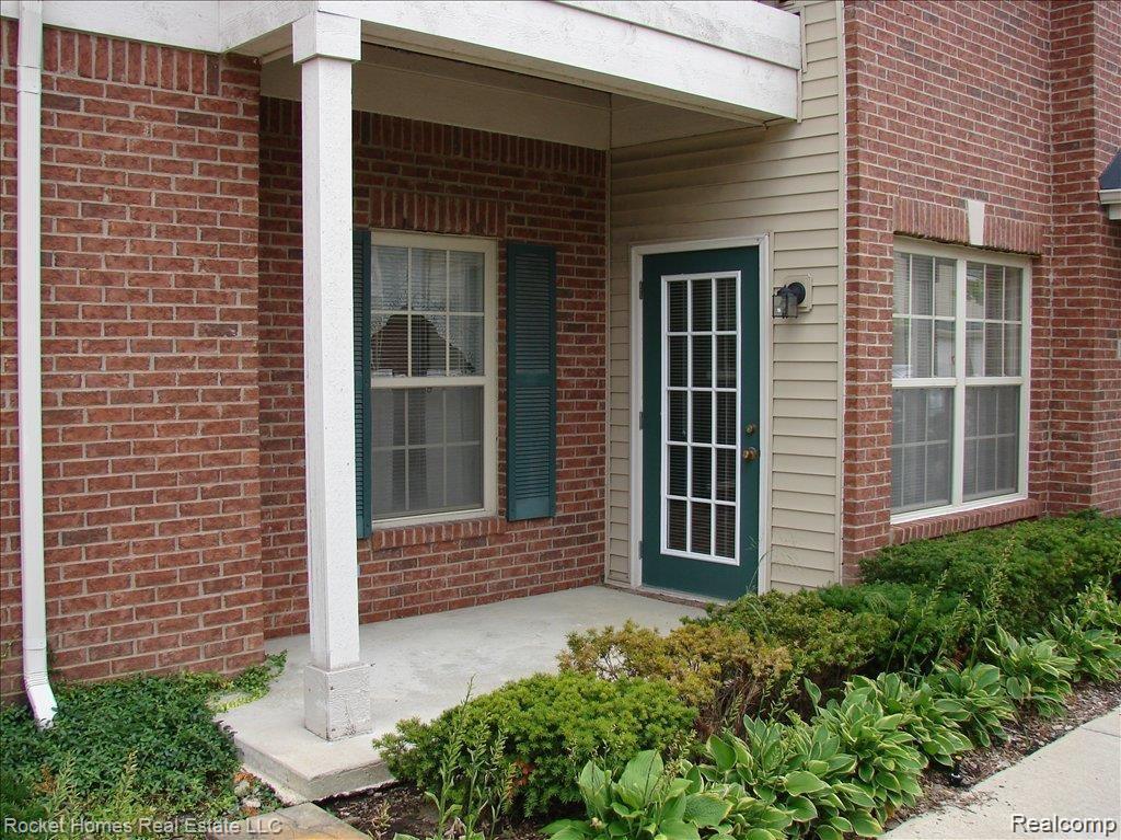 11840 Farmington Road Property Photo 2