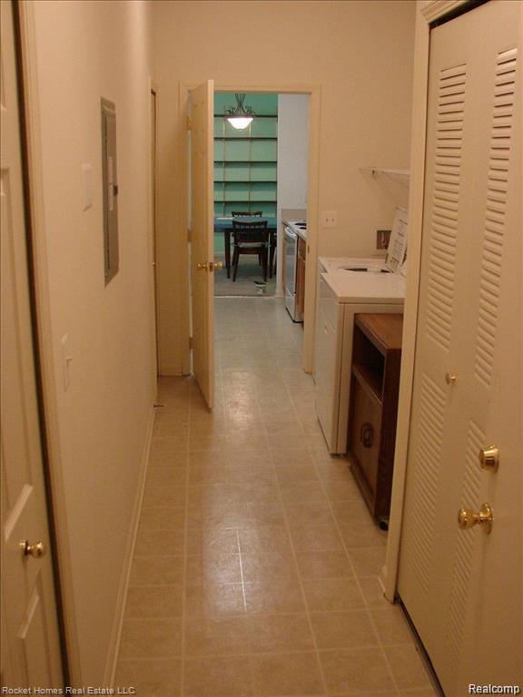 11840 Farmington Road Property Photo 15