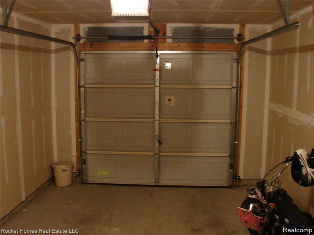 11840 Farmington Road Property Photo 18