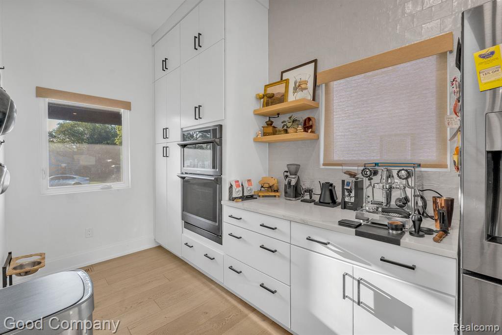 3813 Linwood Avenue Property Photo 8