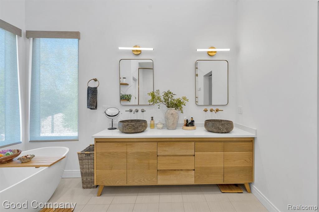 3813 Linwood Avenue Property Photo 27