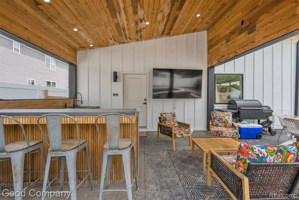 3813 Linwood Avenue Property Photo 46