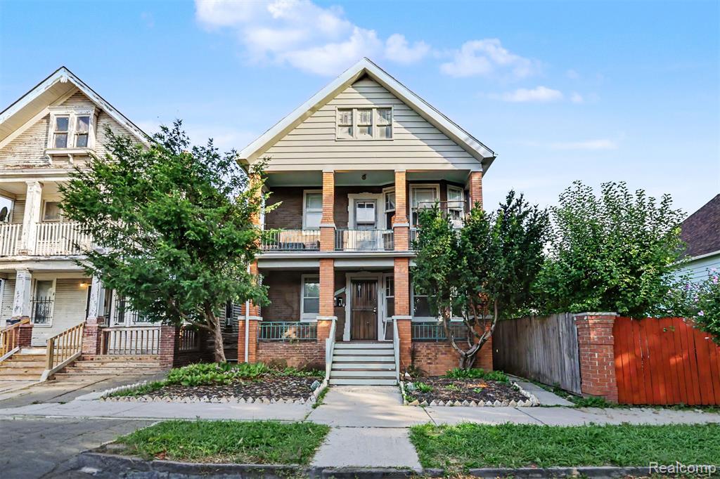 6850 Bulwer Street Property Photo 3