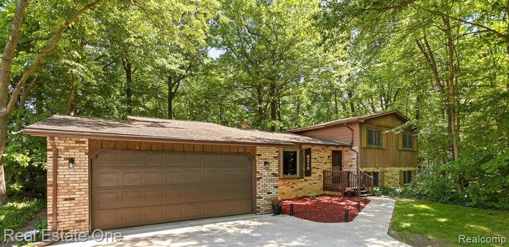 6218 Sturgeon Creek Parkway Property Photo 1