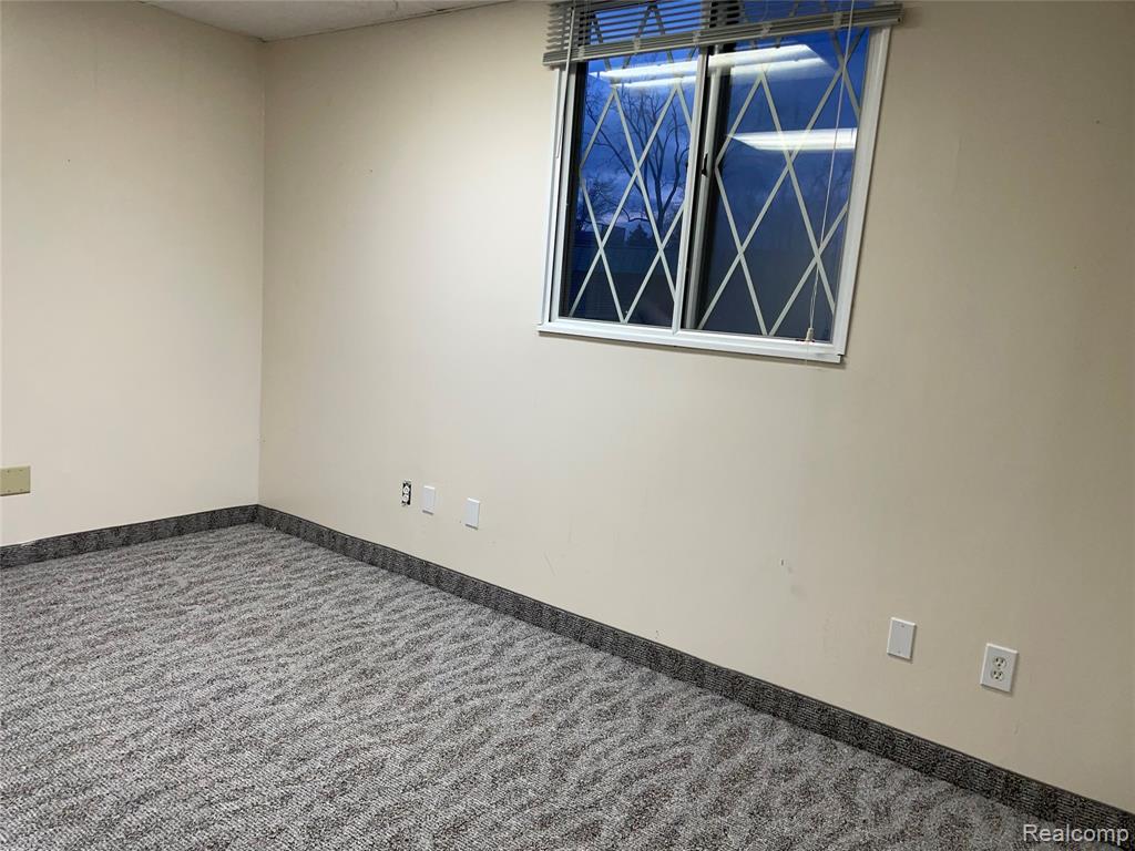 25140 Lahser Road Property Photo 11