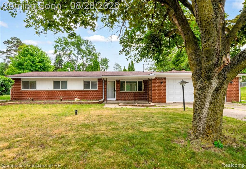 41981 Quince Drive Property Photo 2