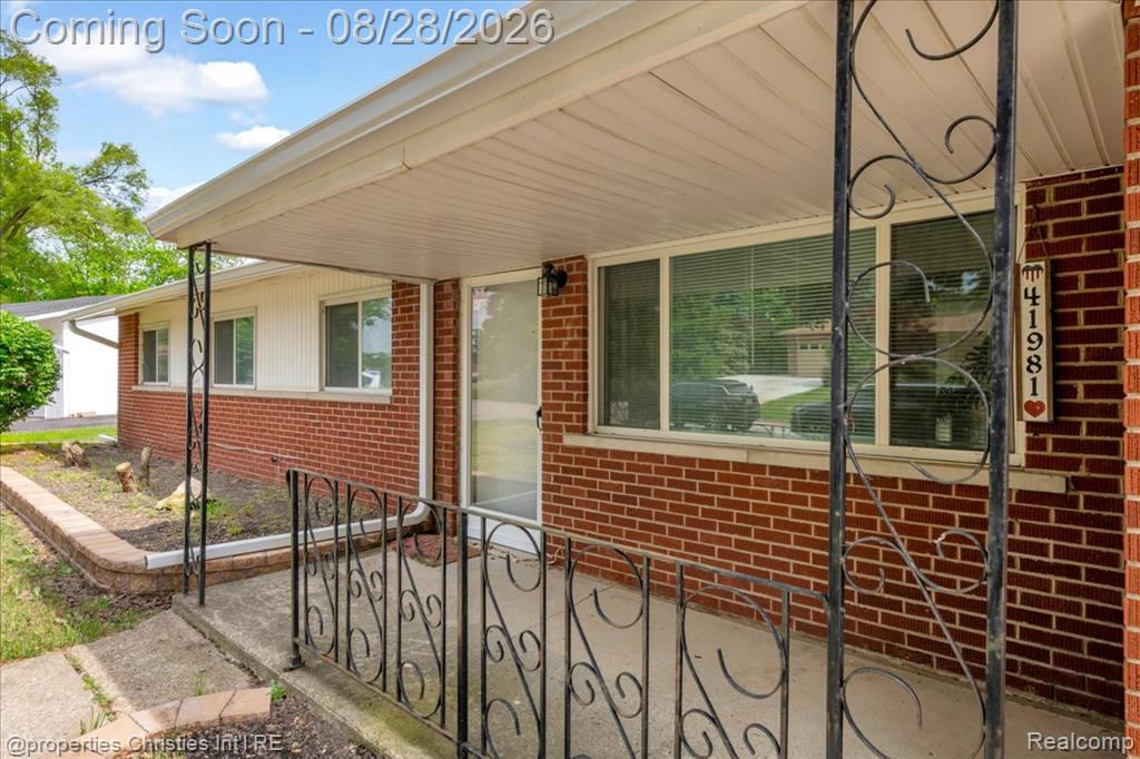 41981 Quince Drive Property Photo 3