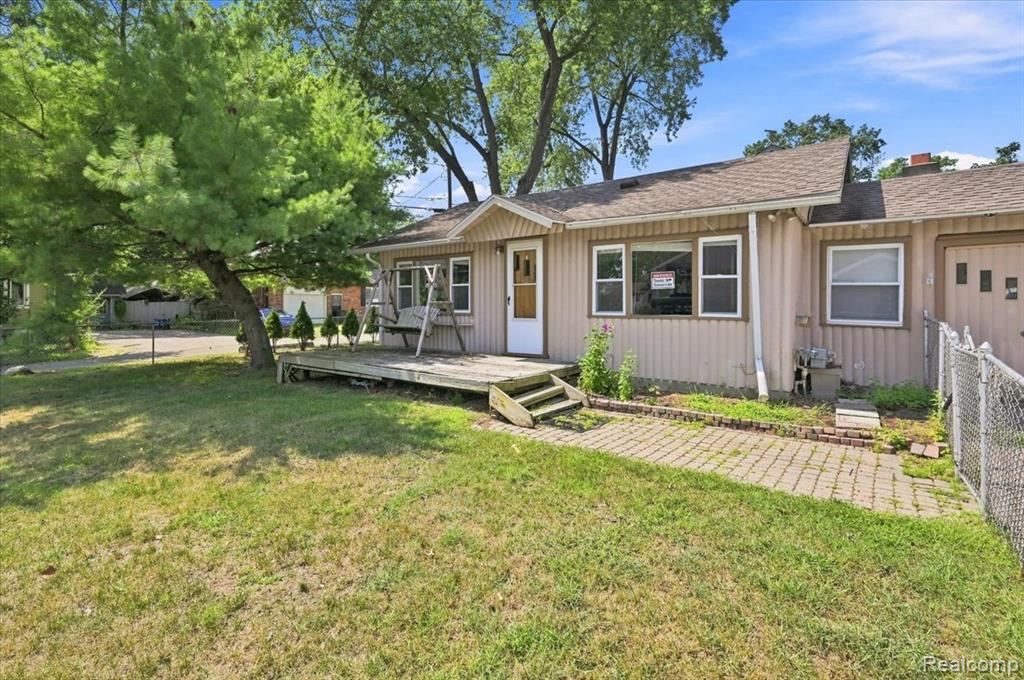2428 Circle Drive Property Photo 2