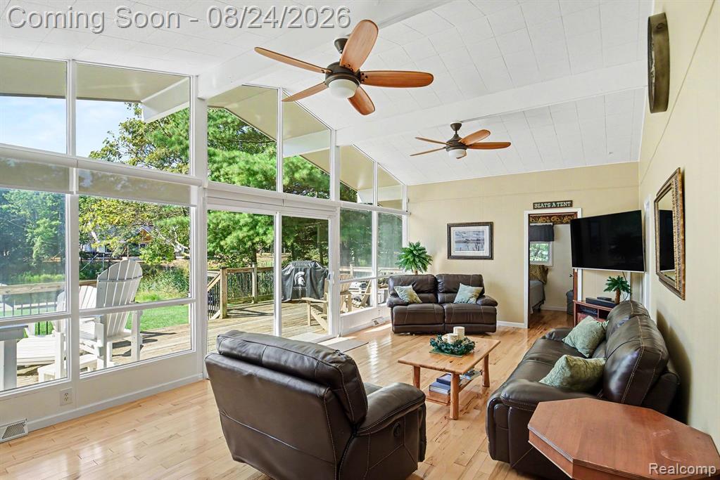 9647 Shore Drive Property Photo 8