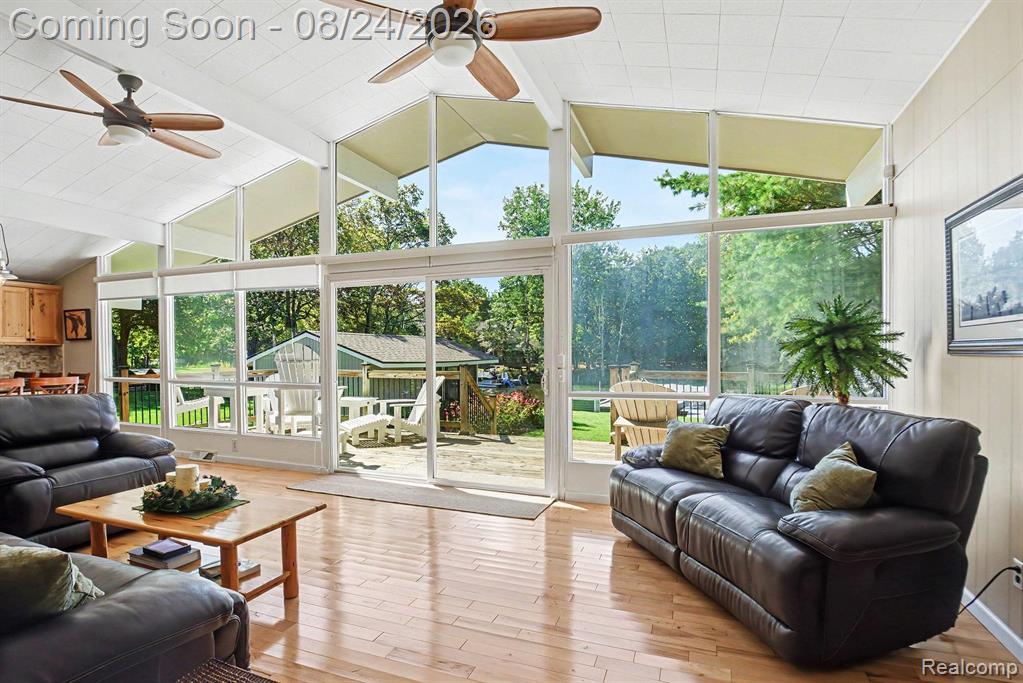 9647 Shore Drive Property Photo 9