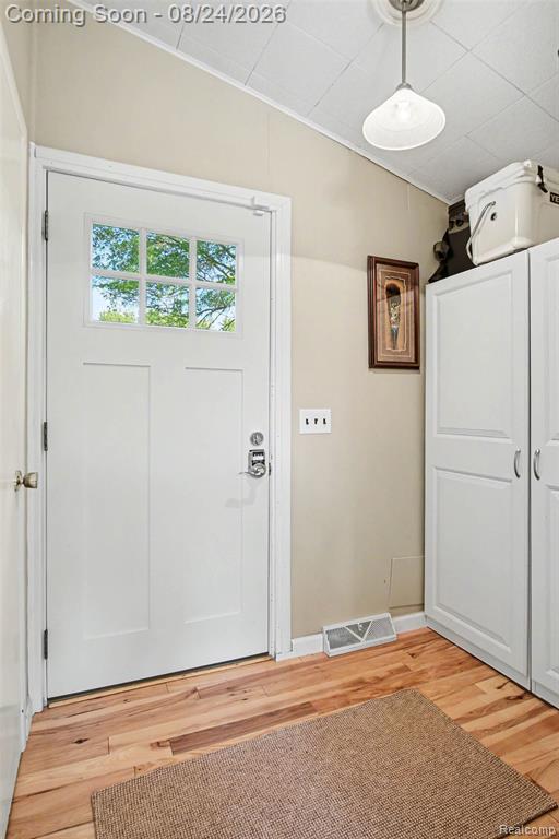 9647 Shore Drive Property Photo 20