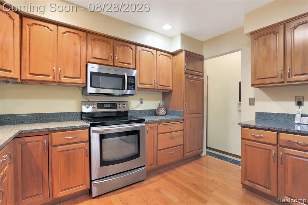 20216 Rippling Lane Property Photo 11