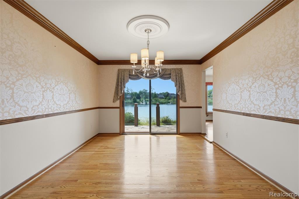 152 Overlake Property Photo 13
