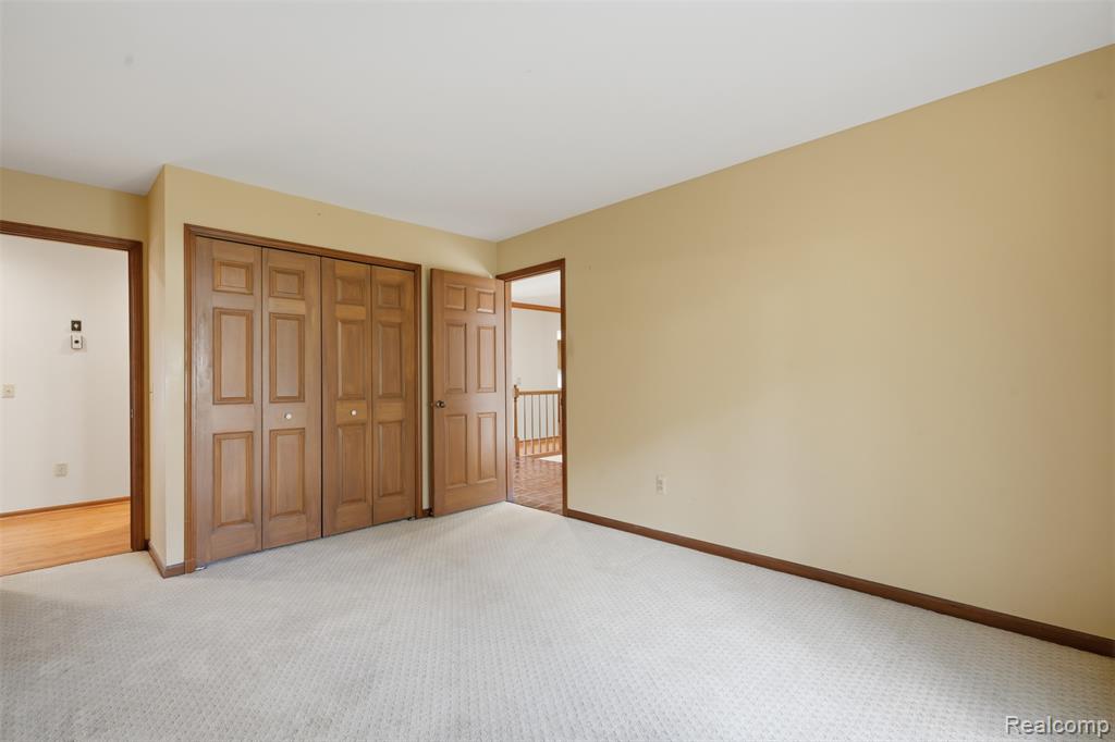 152 Overlake Property Photo 32