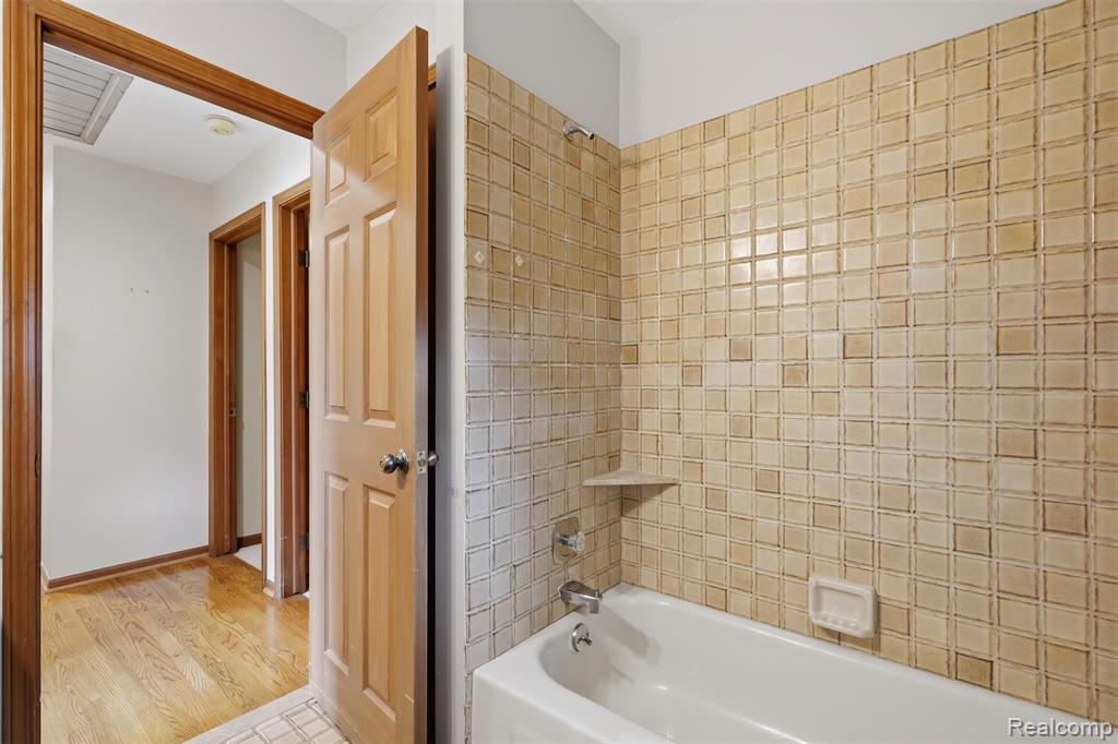 152 Overlake Property Photo 36