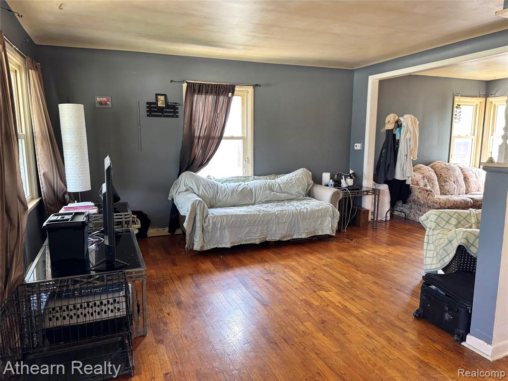 3935 Larchmont Street Property Photo 4
