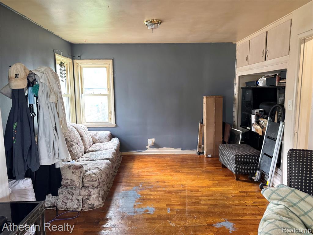 3935 Larchmont Street Property Photo 5