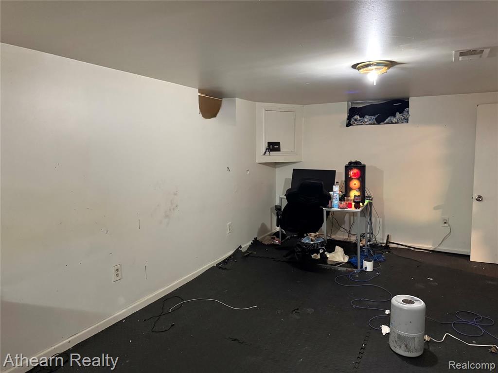3935 Larchmont Street Property Photo 10