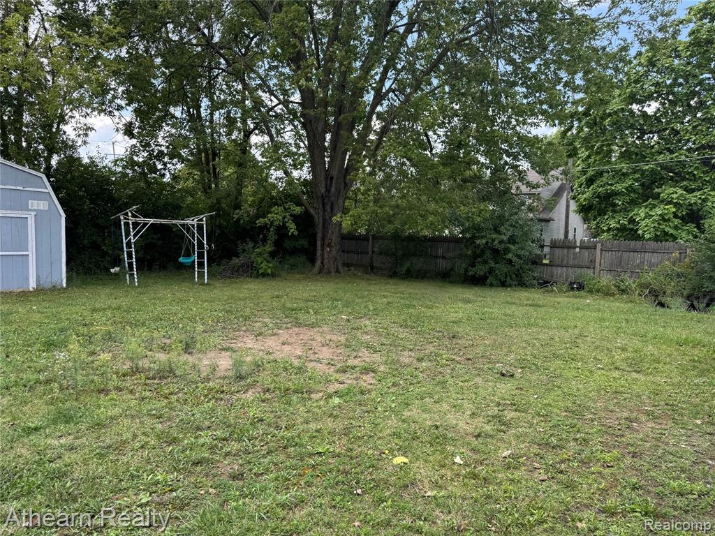 3935 Larchmont Street Property Photo 14
