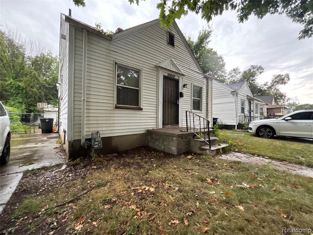 18468 Winthrop Street Property Photo 1