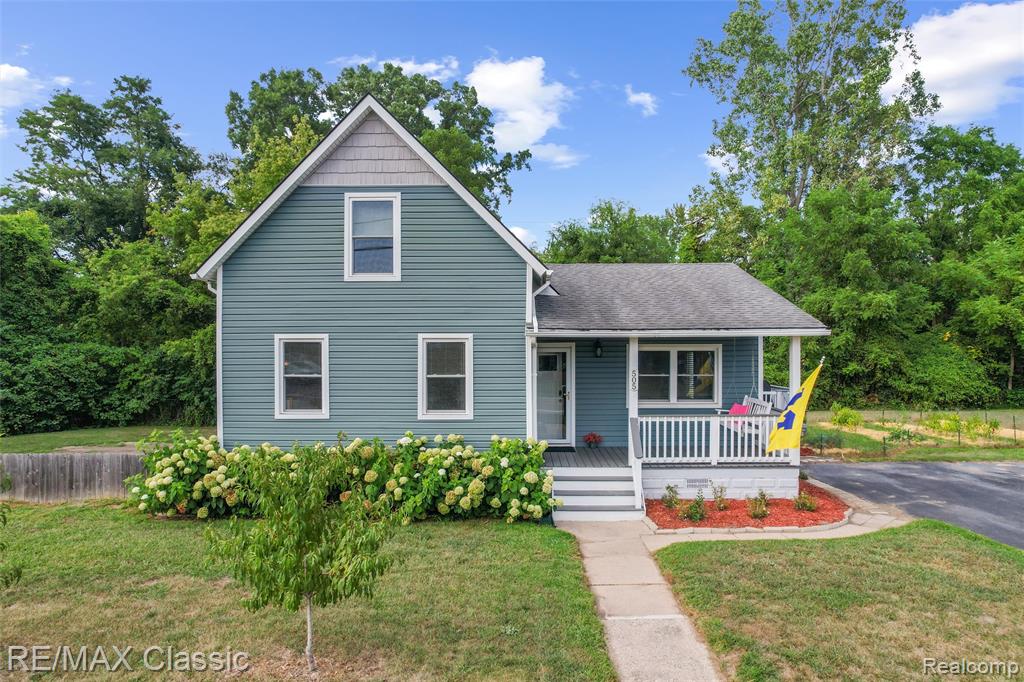 505 E Columbia Property Photo 2