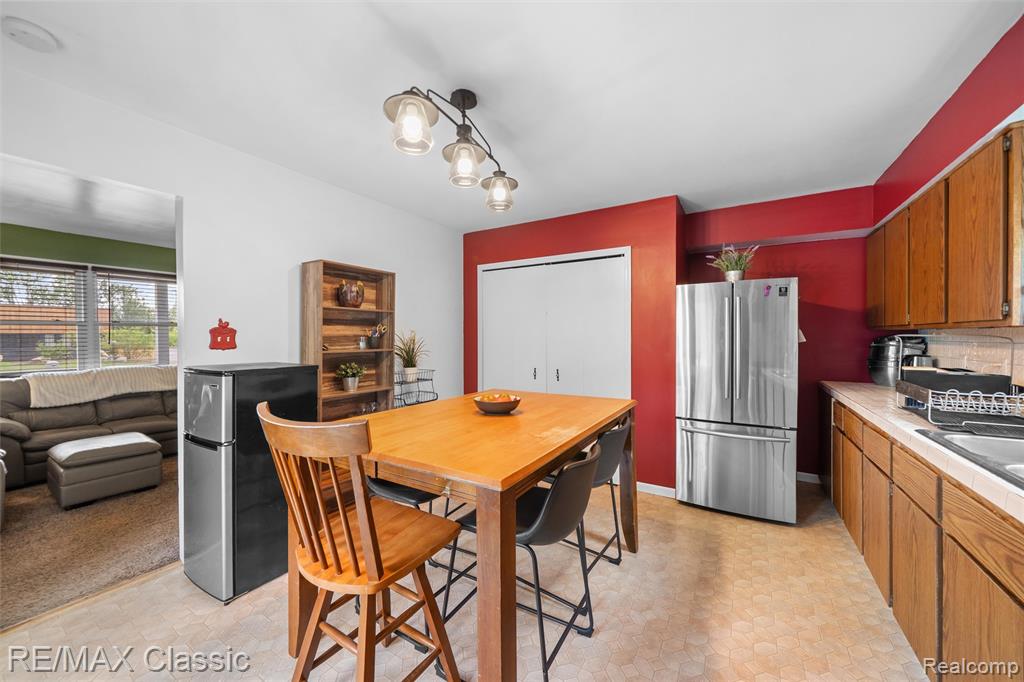505 E Columbia Property Photo 12