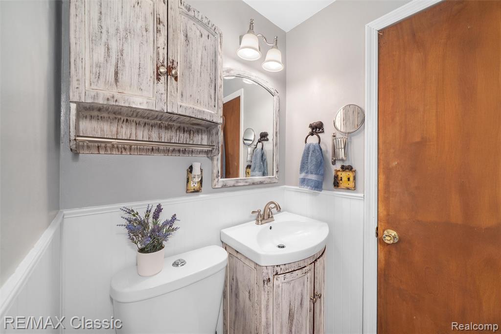 505 E Columbia Property Photo 17