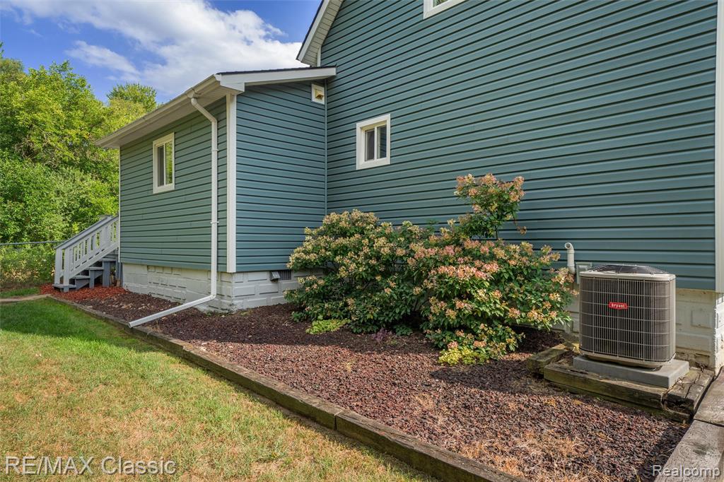 505 E Columbia Property Photo 40