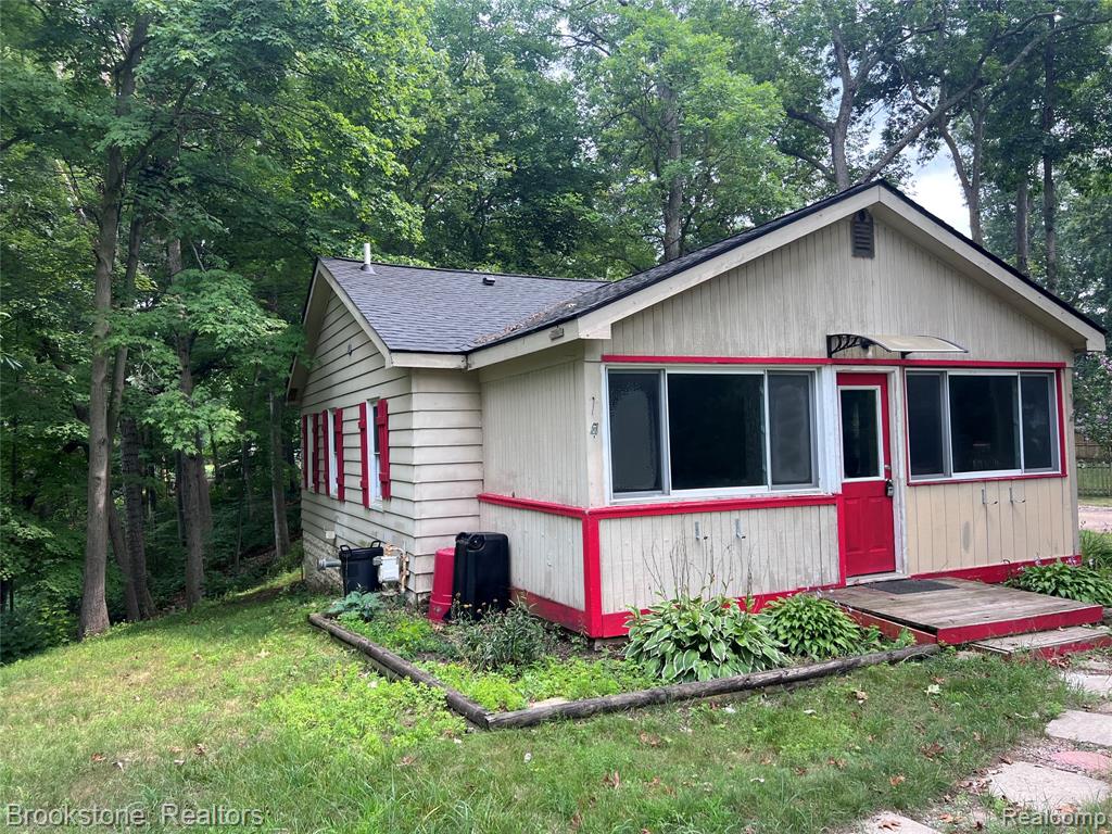3256 Lakeview Boulevard Property Photo 2