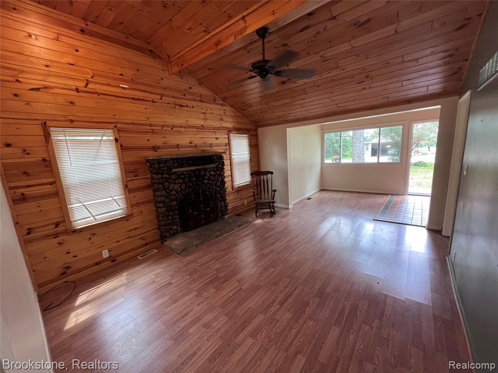 3256 Lakeview Boulevard Property Photo 4