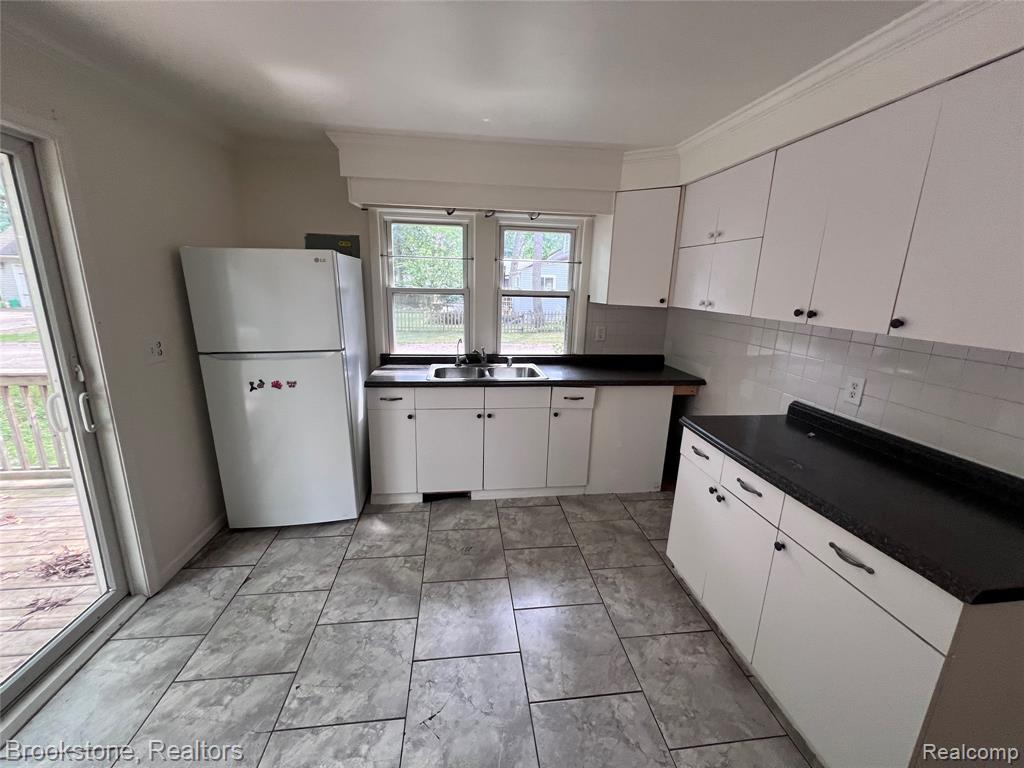3256 Lakeview Boulevard Property Photo 5