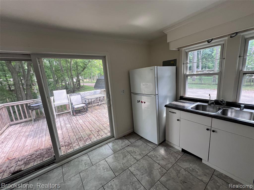 3256 Lakeview Boulevard Property Photo 6