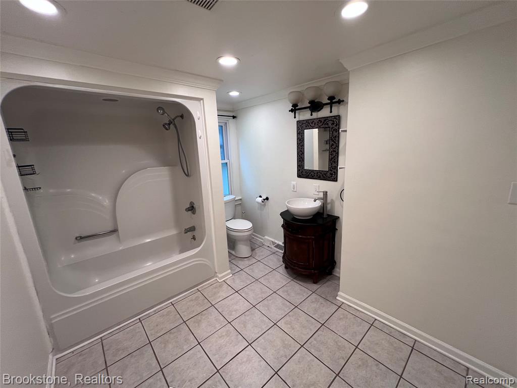 3256 Lakeview Boulevard Property Photo 9