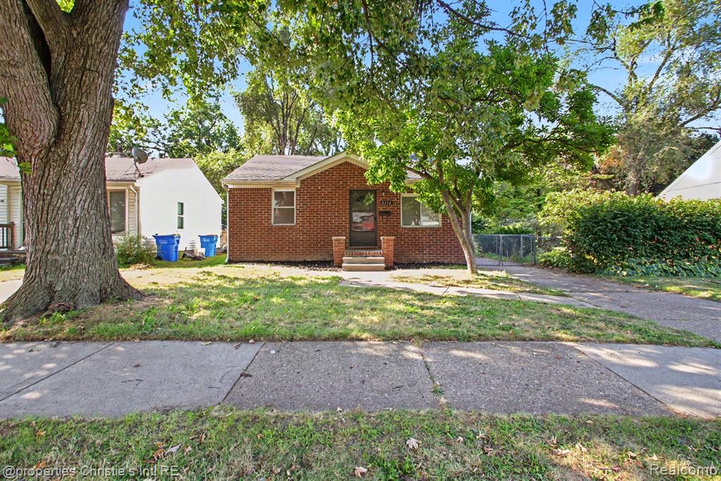 8154 Prospect Avenue Property Photo 3