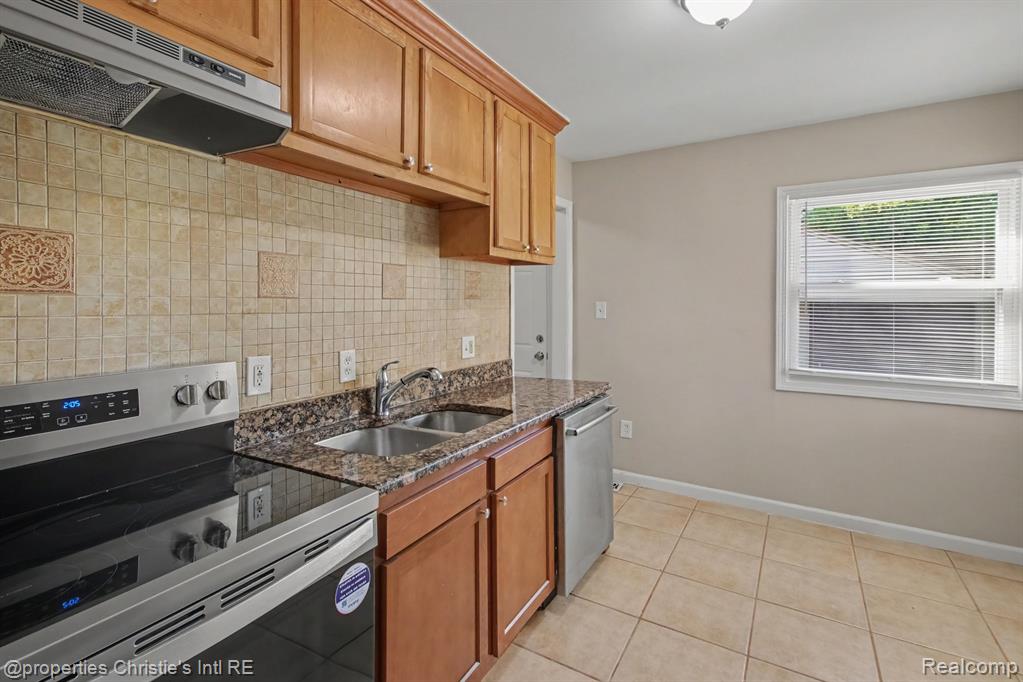 8154 Prospect Avenue Property Photo 8