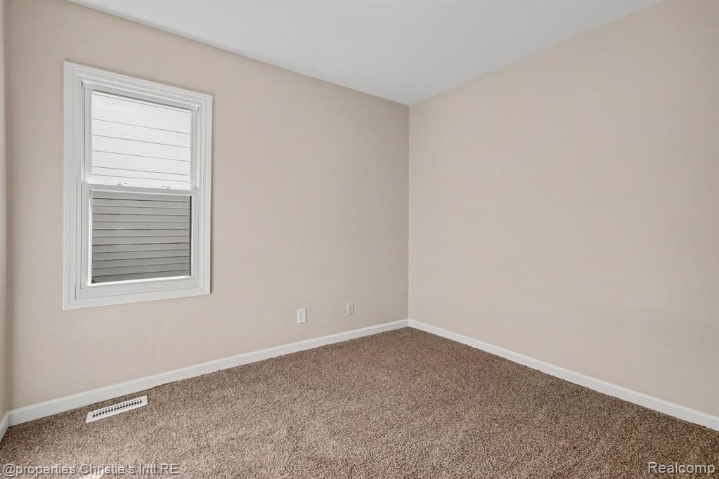 8154 Prospect Avenue Property Photo 10