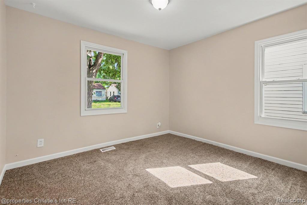 8154 Prospect Avenue Property Photo 11