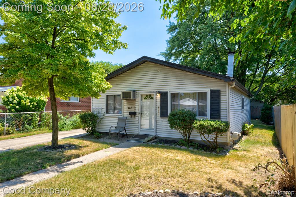 680 E Annabelle Avenue Property Photo 1
