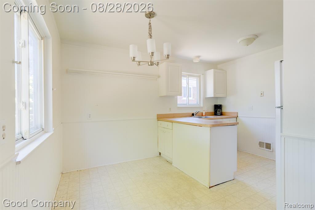 680 E Annabelle Avenue Property Photo 9