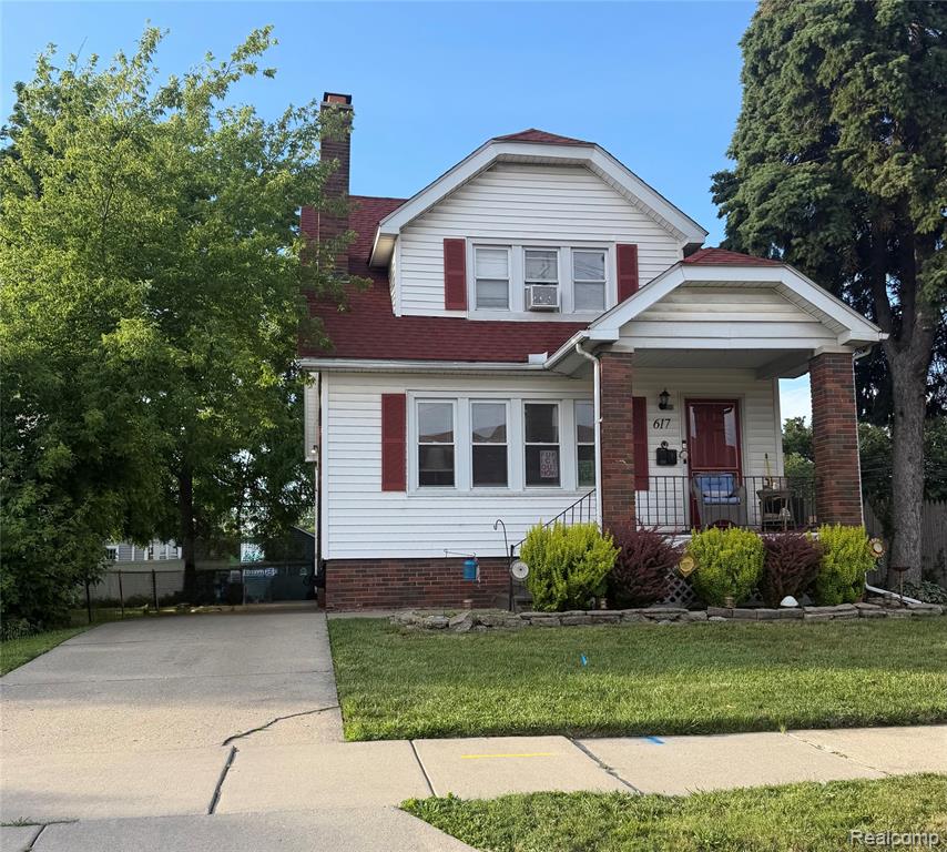 617 E Bennett Avenue Property Photo 1
