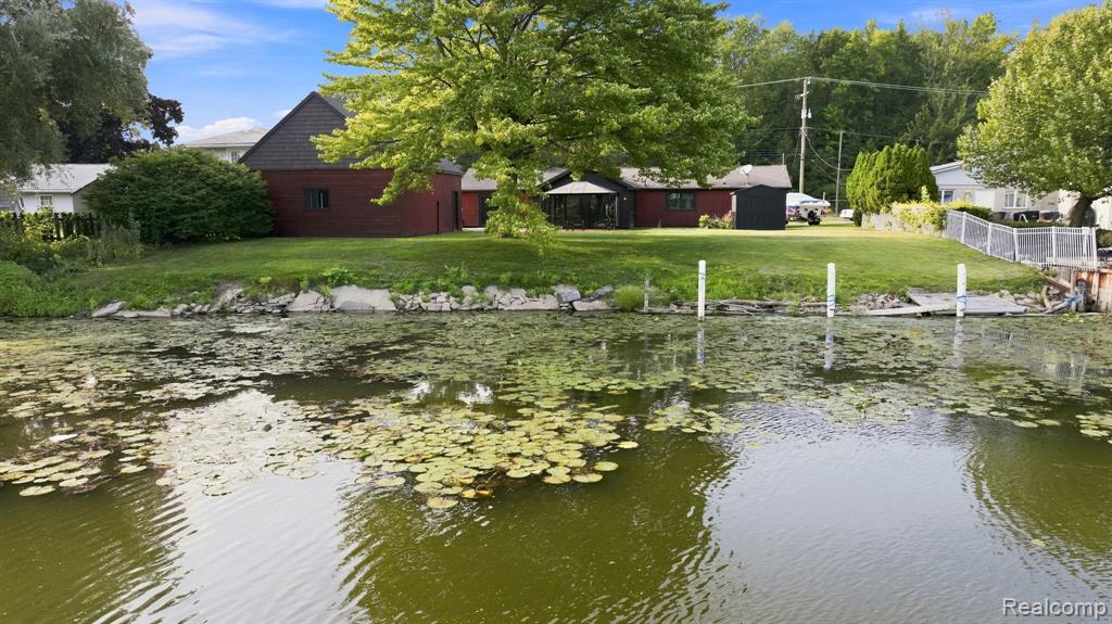 25800 N River Road Property Photo 8